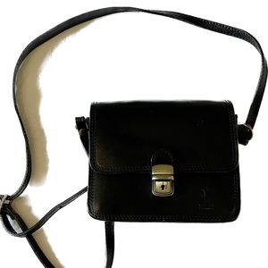 Small crossbody bag purse made in Italy. Genuine leather. 7”x9”